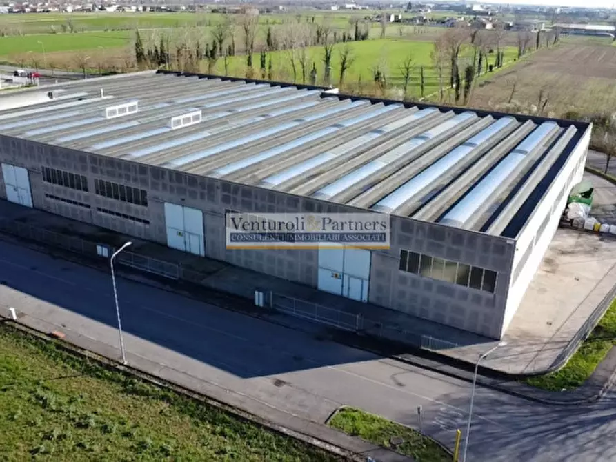 Immagine 4 di Capannone industriale in vendita  in Via Monticelli a Soiano Del Lago