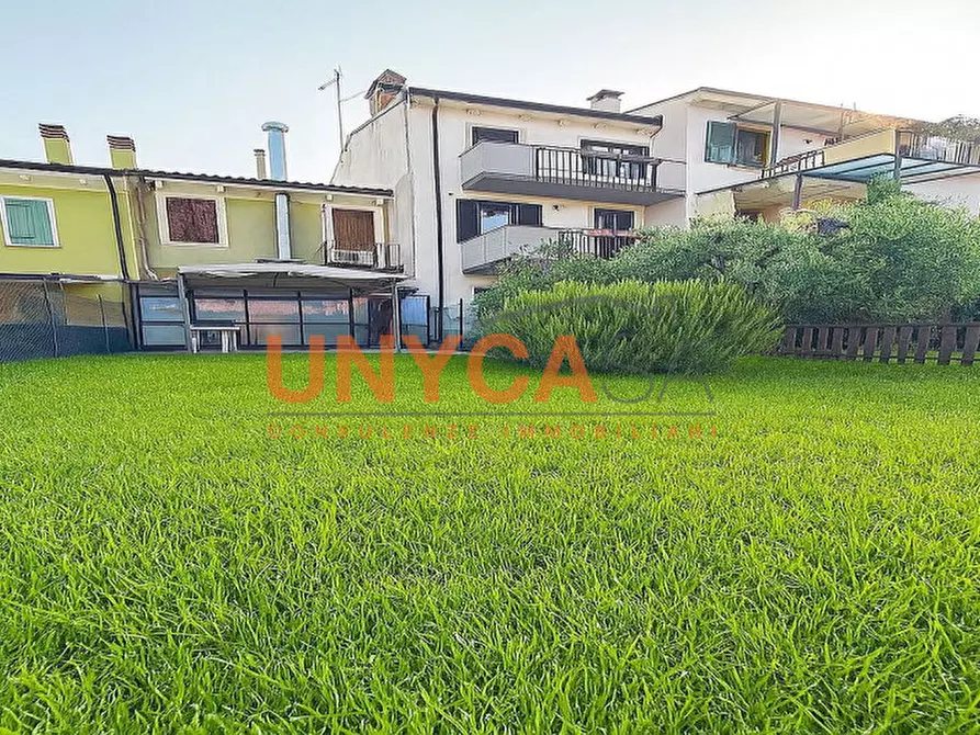 Immagine 2 di Villetta a schiera in vendita  in Via Antonio Salieri a Verona