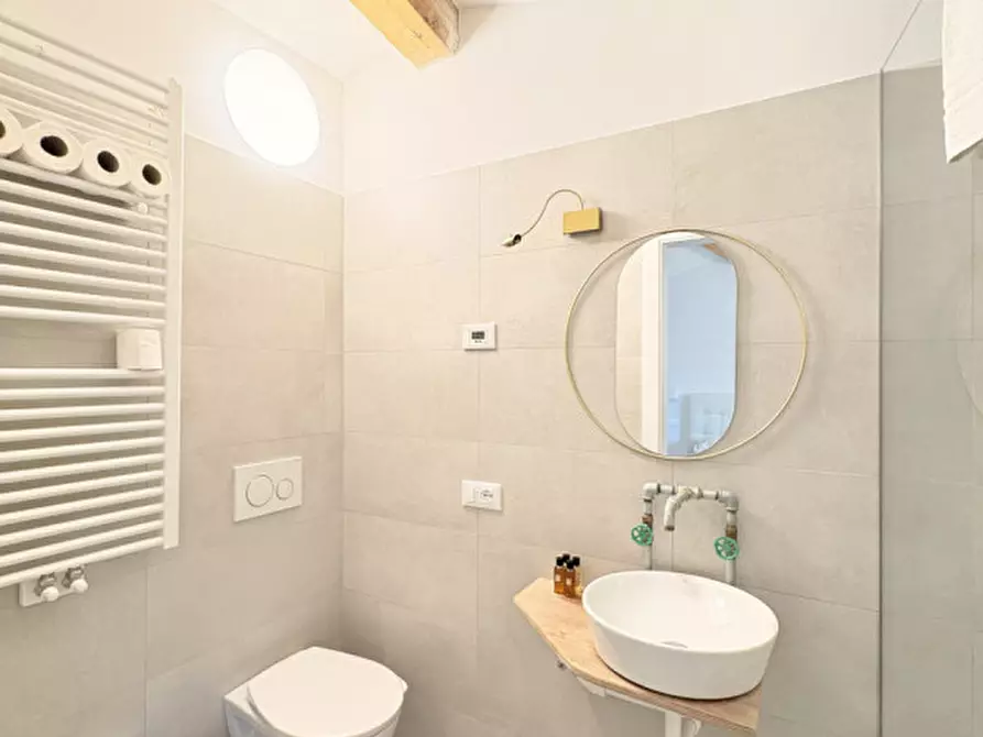 Immagine 8 di Bed & Breakfast in vendita  in Vicolo Secco a Arco