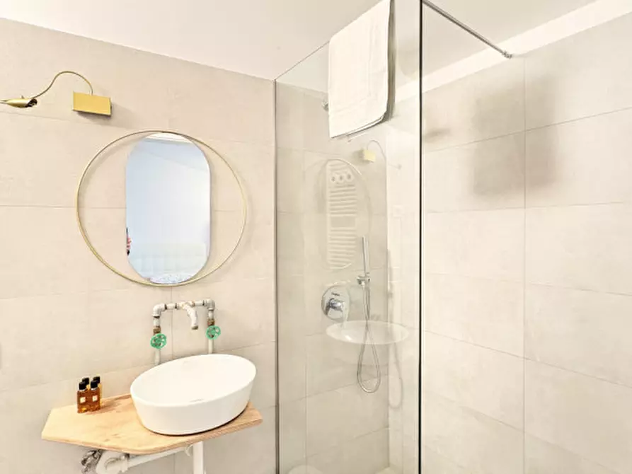 Immagine 21 di Bed & Breakfast in vendita  in Vicolo Secco a Arco