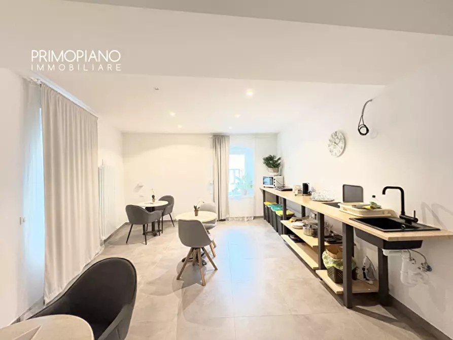 Immagine 24 di Bed & Breakfast in vendita  in Vicolo Secco a Arco