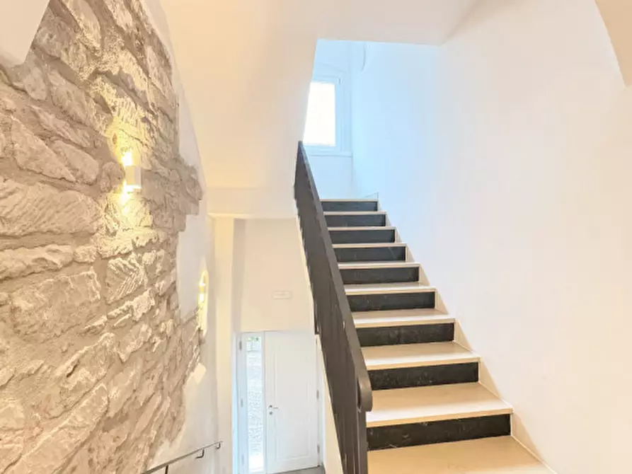 Immagine 27 di Bed & Breakfast in vendita  in Vicolo Secco a Arco