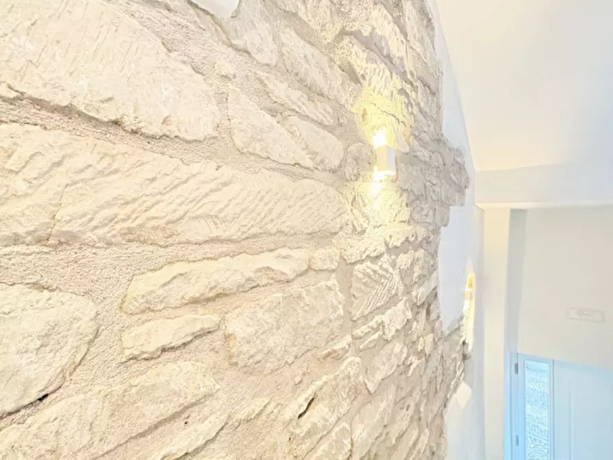 Immagine 33 di Bed & Breakfast in vendita  in Vicolo Secco a Arco