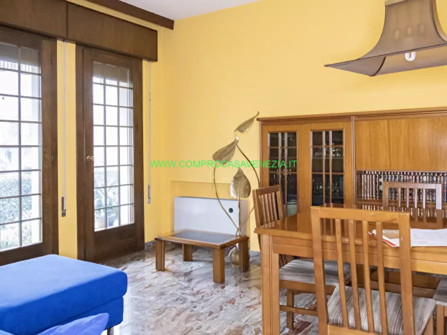 Immagine 1 di Casa bifamiliare in vendita  in Viale Kennedy a Quarto D'altino