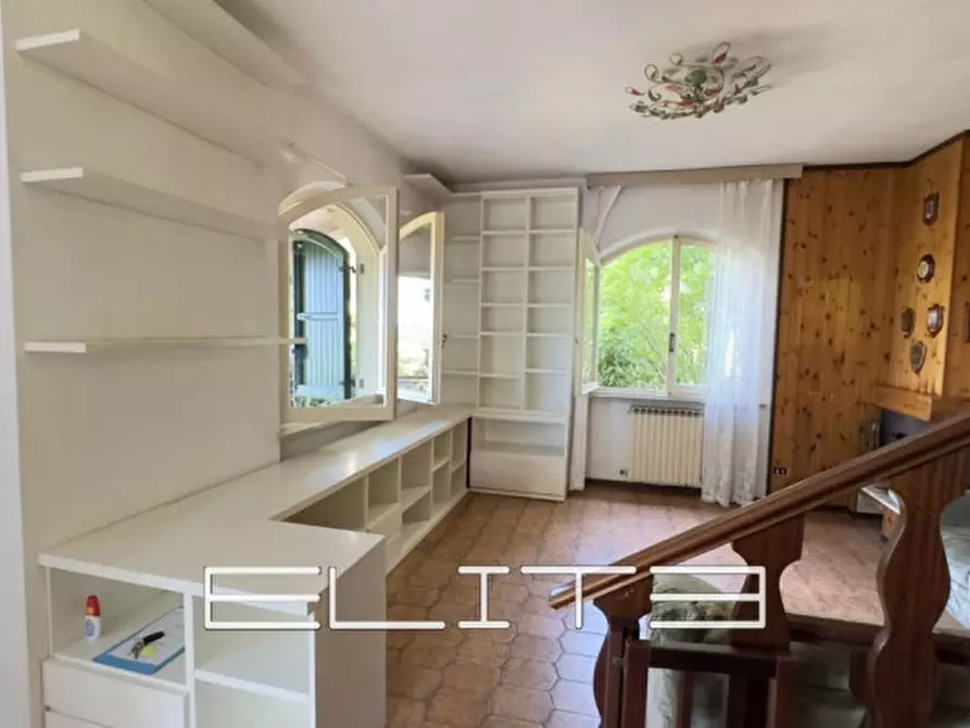 Immagine 3 di Villa in vendita  in Sappanico a Ancona