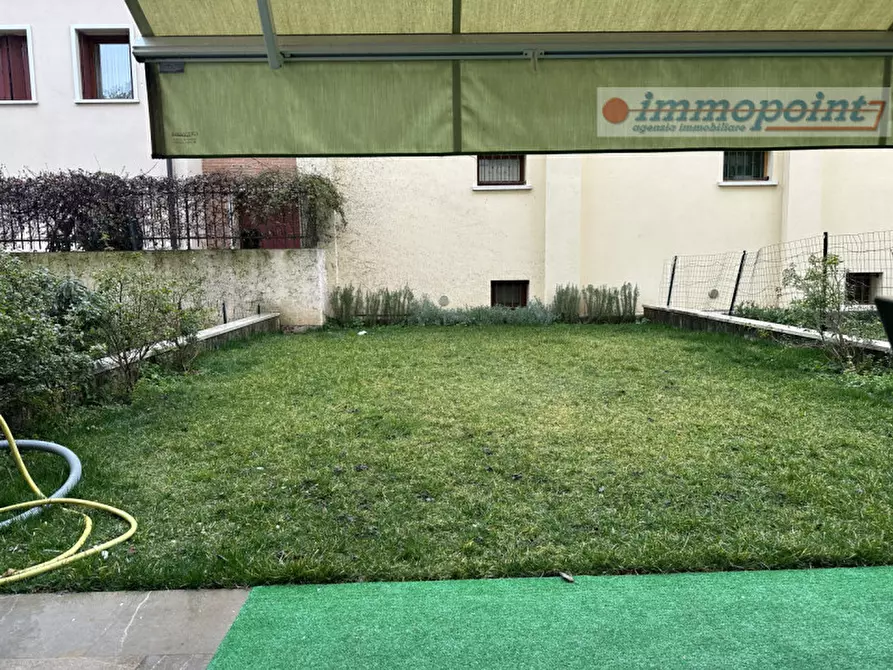 Immagine 11 di Appartamento in affitto  in Viale XI Febbraio, 56 a Bassano Del Grappa