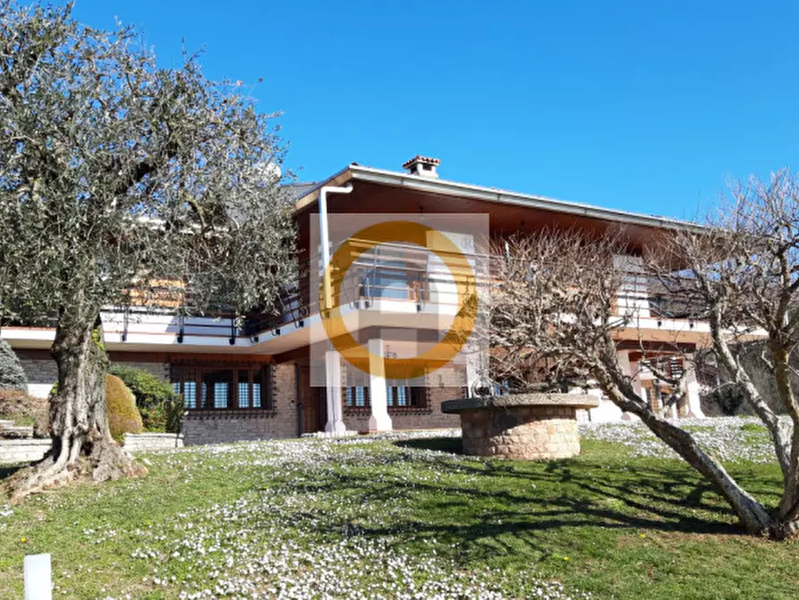 Immagine 1 di Villa in vendita  a Pederobba