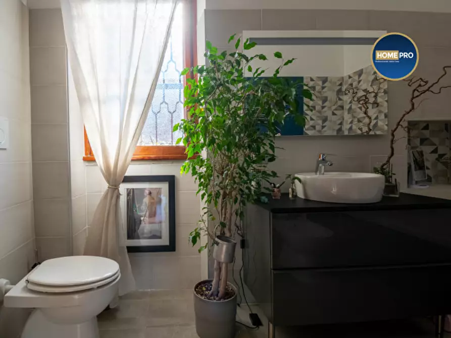 Immagine 24 di Villa in vendita  in Via Sofocle a Roma