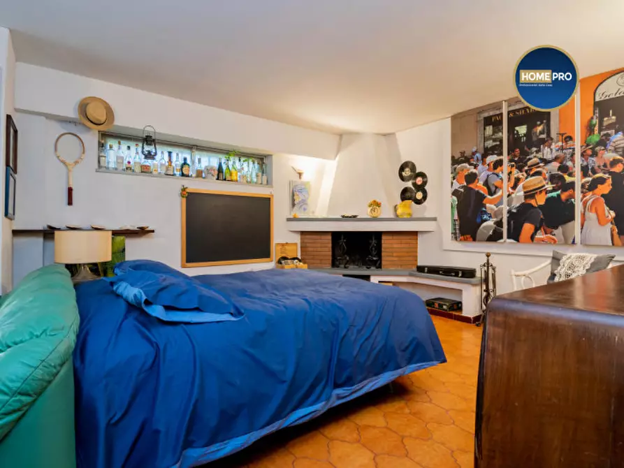 Immagine 30 di Villa in vendita  in Via Sofocle a Roma