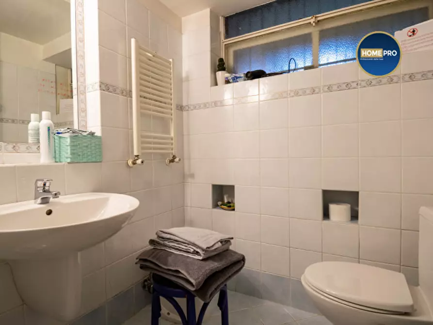 Immagine 35 di Villa in vendita  in Via Sofocle a Roma