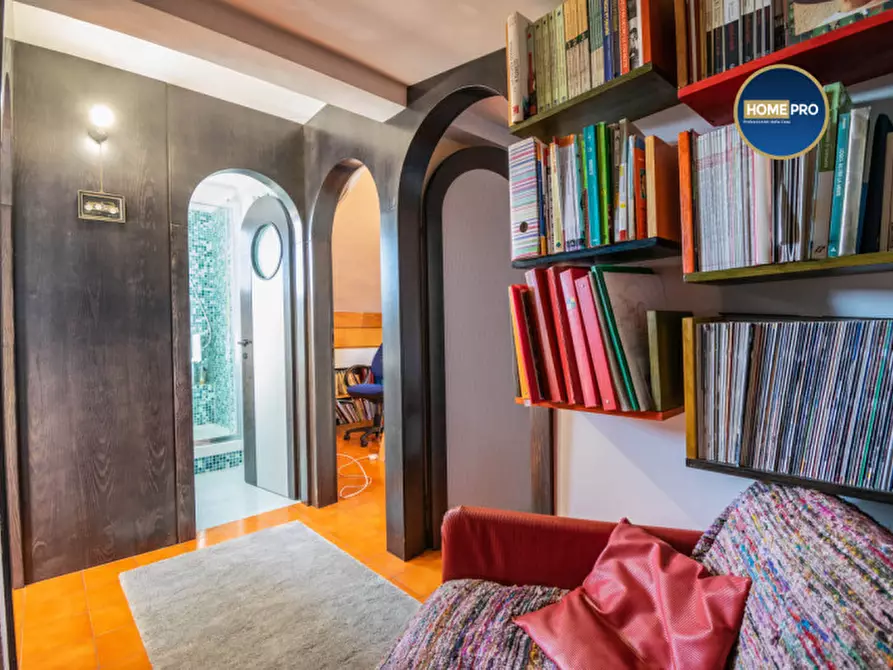 Immagine 39 di Villa in vendita  in Via Sofocle a Roma