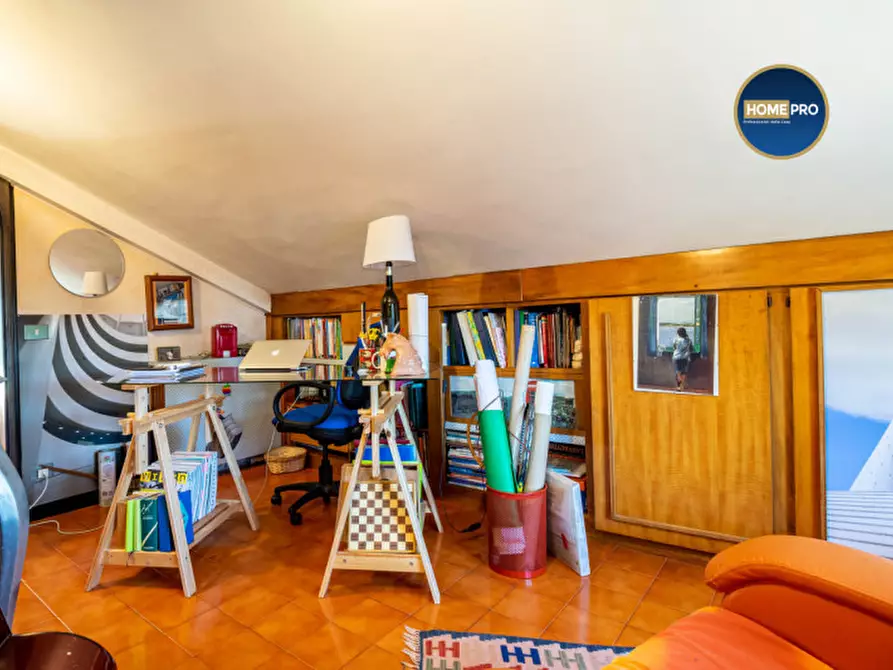 Immagine 43 di Villa in vendita  in Via Sofocle a Roma