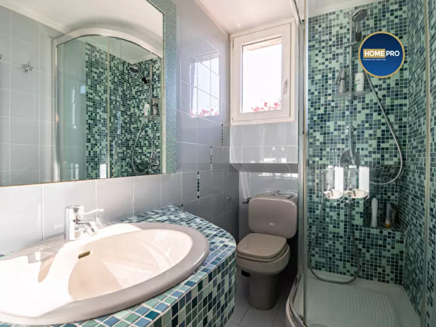 Immagine 47 di Villa in vendita  in Via Sofocle a Roma