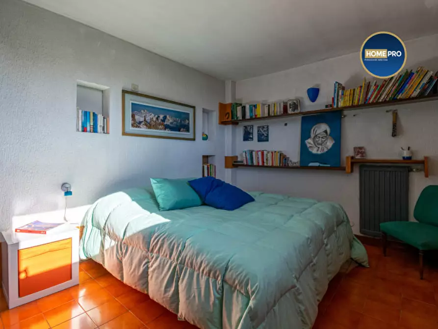 Immagine 50 di Villa in vendita  in Via Sofocle a Roma