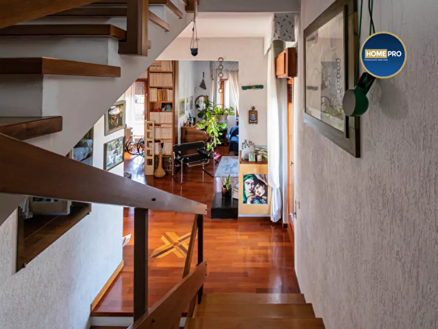 Immagine 52 di Villa in vendita  in Via Sofocle a Roma