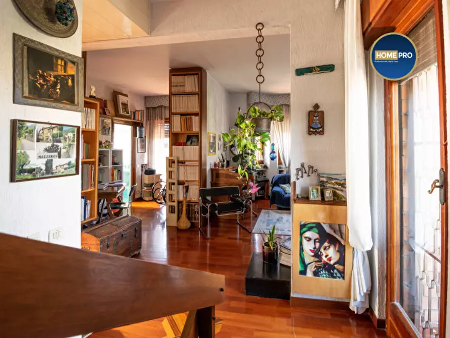 Immagine 54 di Villa in vendita  in Via Sofocle a Roma