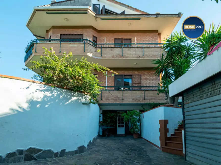 Immagine 63 di Villa in vendita  in Via Sofocle a Roma
