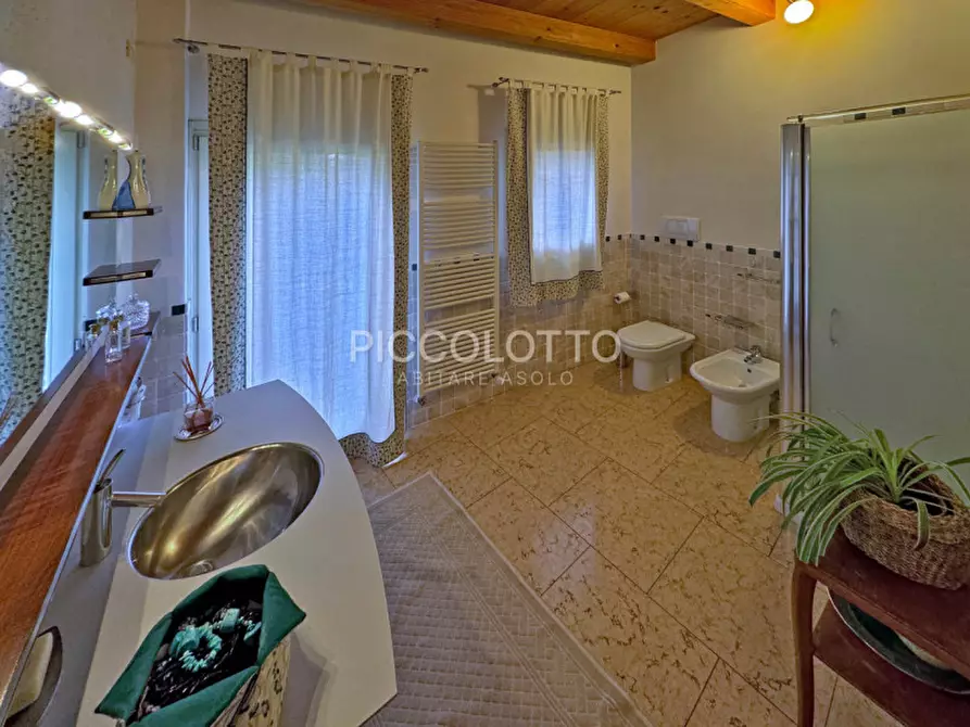 Immagine 14 di Rustico / casale in vendita  in via Castelcucco a Asolo