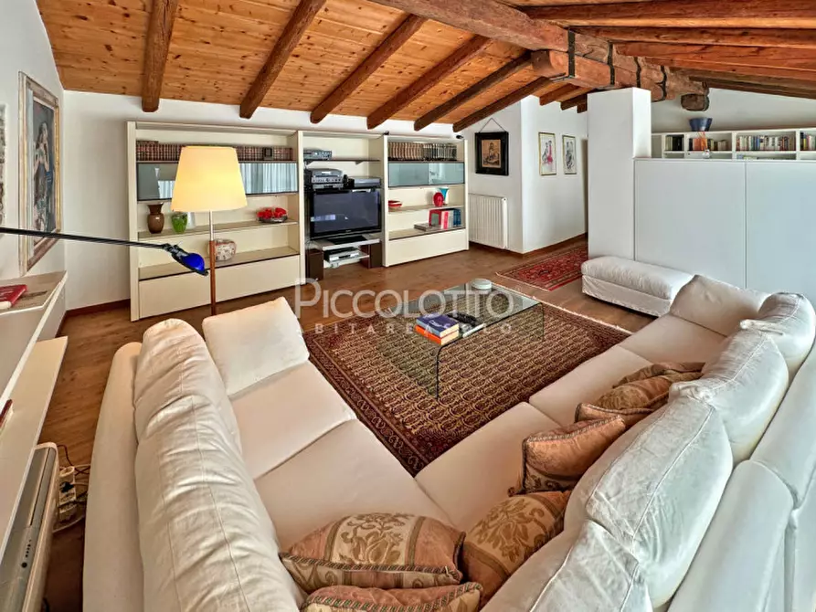 Immagine 21 di Rustico / casale in vendita  in via Castelcucco a Asolo