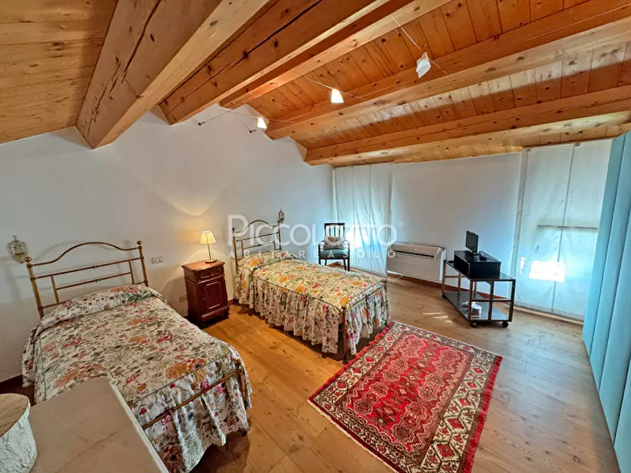 Immagine 26 di Rustico / casale in vendita  in via Castelcucco a Asolo