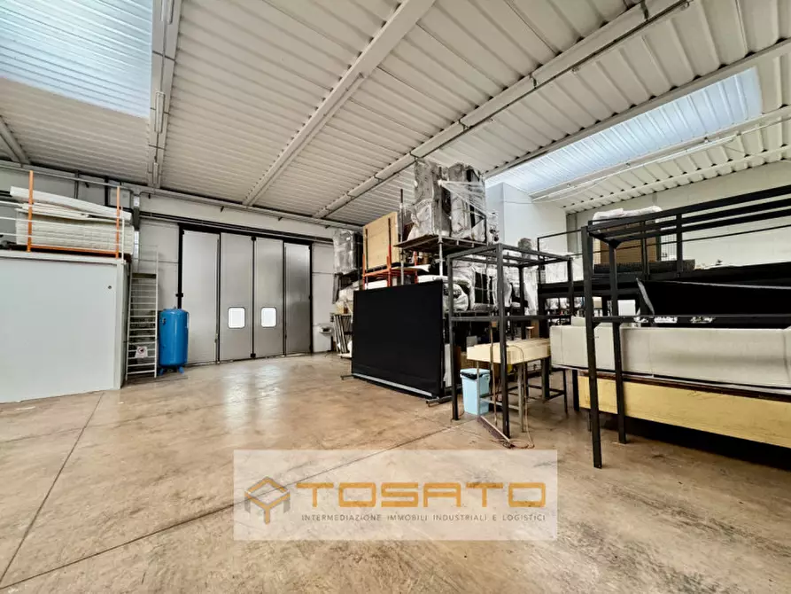 Immagine 2 di Capannone industriale in vendita  a Sacile