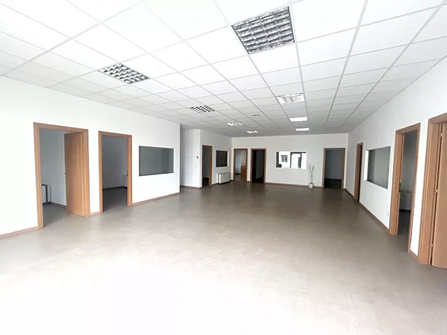 Immagine 1 di Ufficio in vendita  in VIA GIOVANNI PASCOLI a Rimini