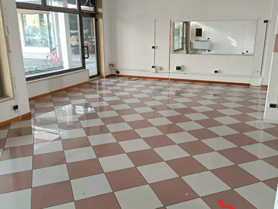 Immagine 7 di Negozio in affitto  in Via Moglianese peseggia a Scorzè
