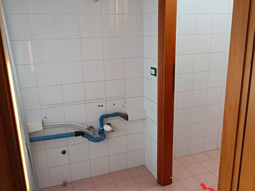 Immagine 8 di Negozio in affitto  in Via Moglianese peseggia a Scorzè