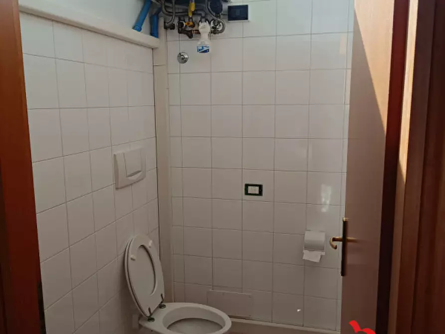 Immagine 10 di Negozio in affitto  in Via Moglianese peseggia a Scorzè