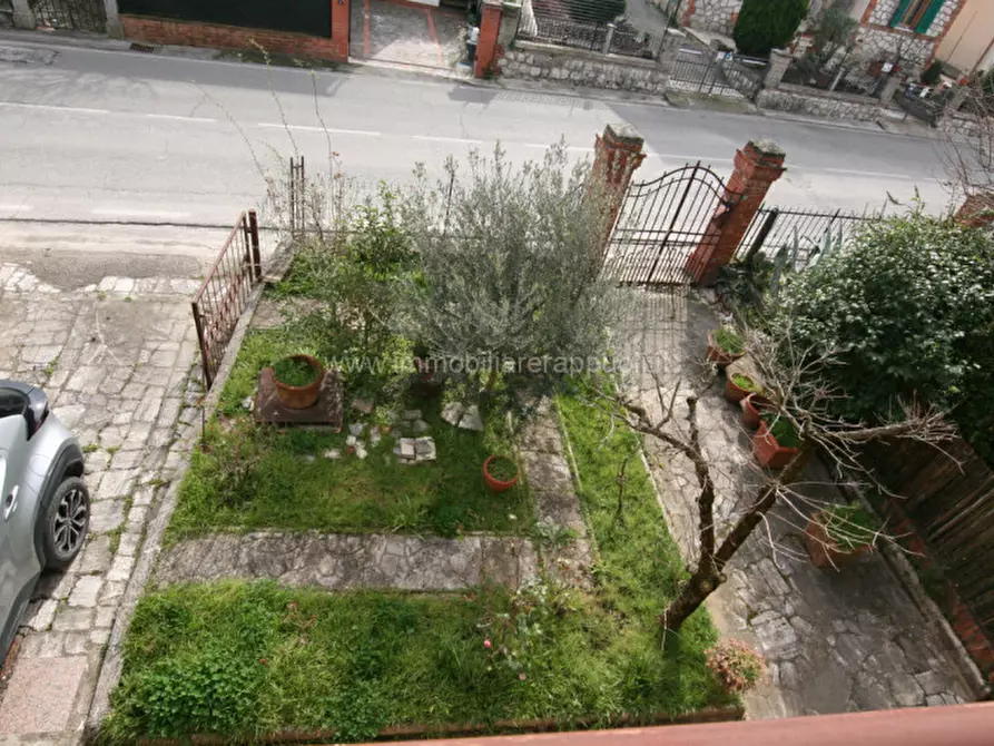 Immagine 11 di Villetta a schiera in vendita  a Sinalunga