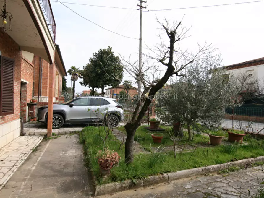 Immagine 23 di Villetta a schiera in vendita  a Sinalunga