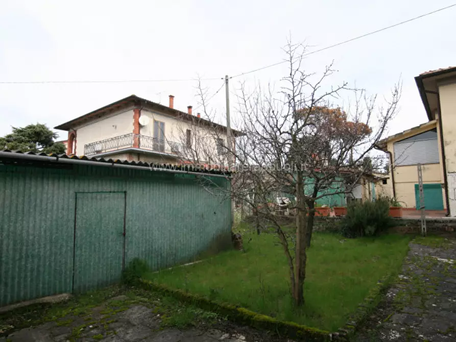 Immagine 27 di Villetta a schiera in vendita  a Sinalunga