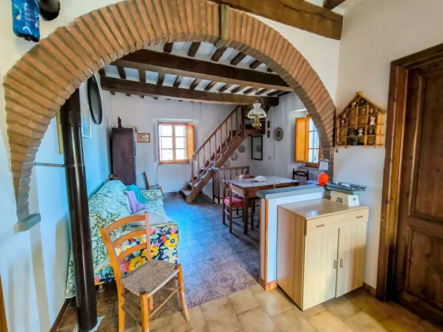 Immagine 9 di Rustico / casale in vendita  in Valenzano a Sestino