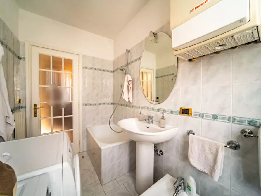 Immagine 20 di Appartamento in vendita  in Via Micheli a Corniglio