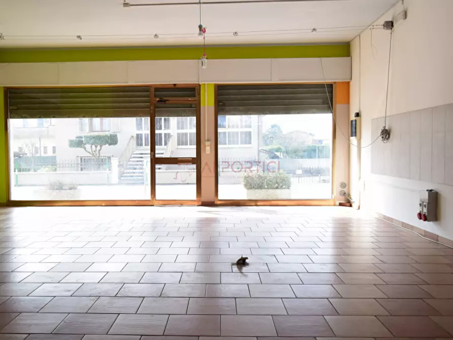 Immagine 2 di Negozio in affitto  in Via Paltana a Correzzola