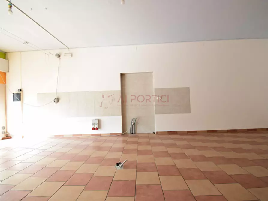 Immagine 4 di Negozio in affitto  in Via Paltana a Correzzola