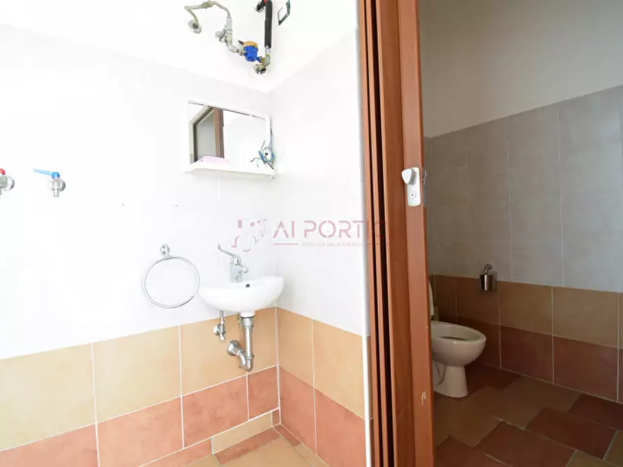 Immagine 8 di Negozio in affitto  in Via Paltana a Correzzola