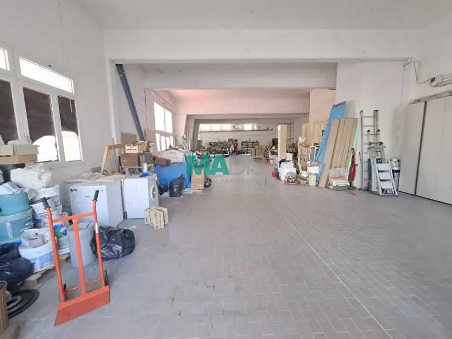 Immagine 1 di Magazzino in affitto  a Prato