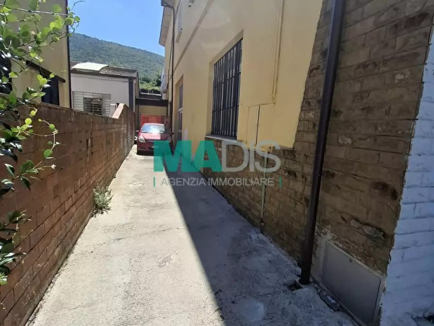 Immagine 5 di Magazzino in affitto  a Prato