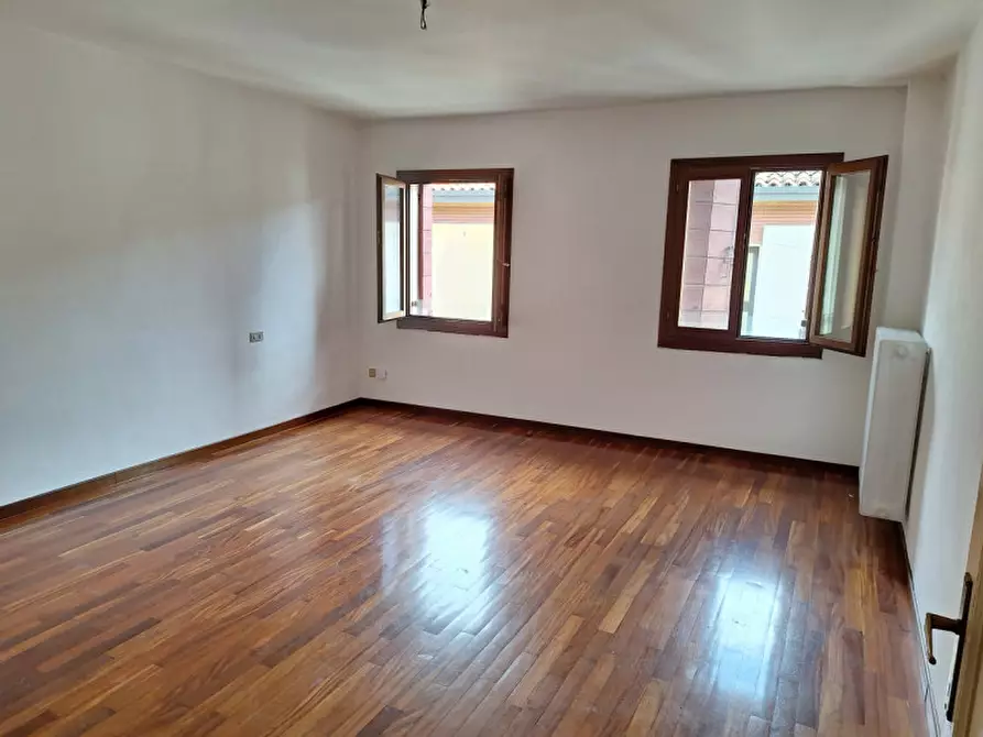 Immagine 4 di Appartamento in affitto  in Via dei Savonarola a Padova