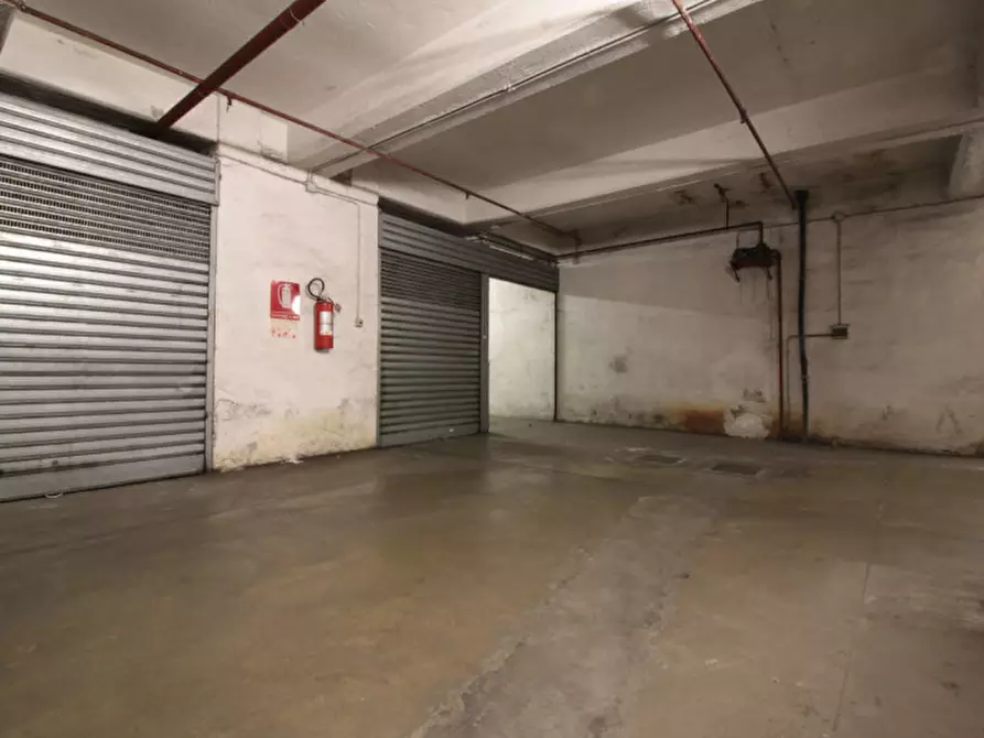 Immagine 3 di Garage in vendita  in Via Arnaldo da Brescia 41 a Torino