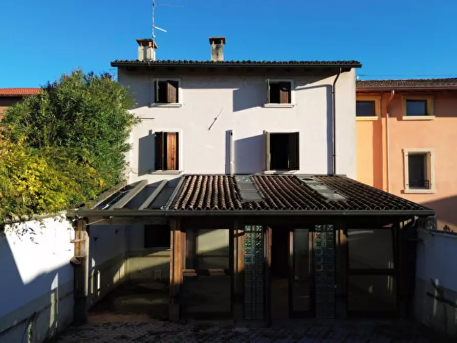 Immagine 2 di Villetta a schiera in vendita  a Monzambano