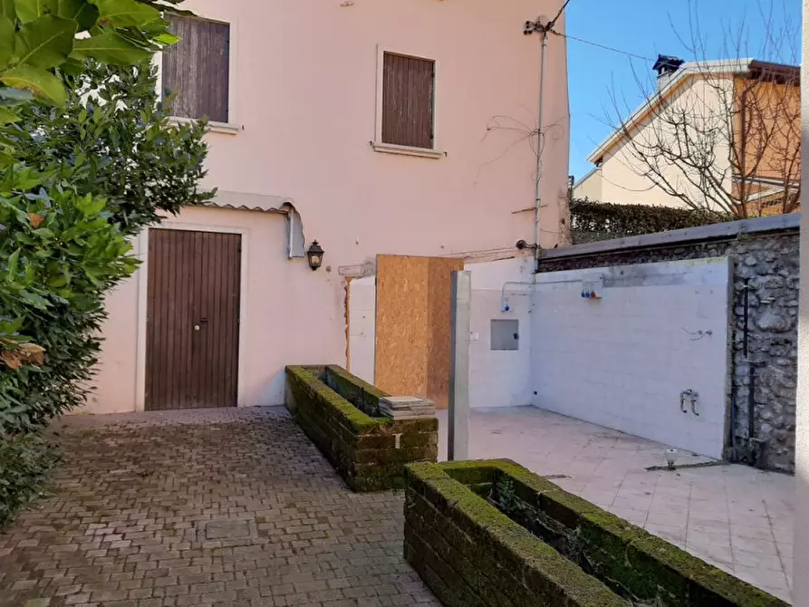 Immagine 4 di Villetta a schiera in vendita  a Monzambano