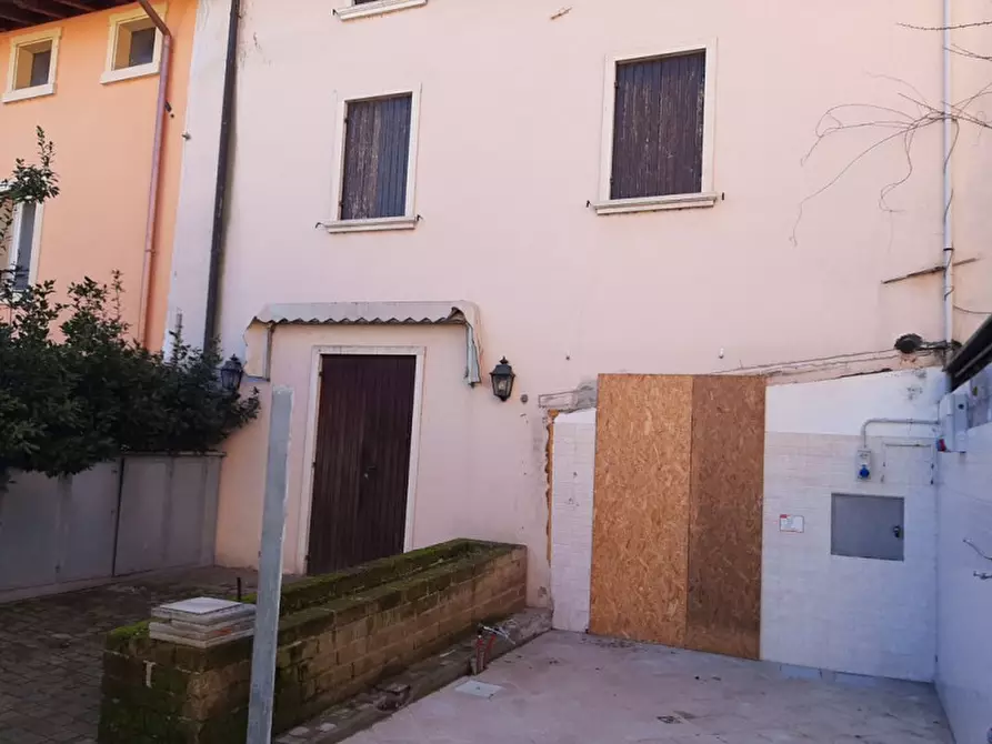 Immagine 5 di Villetta a schiera in vendita  a Monzambano