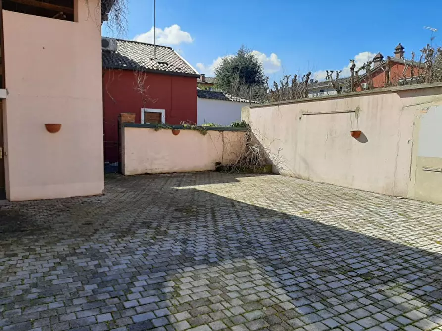 Immagine 11 di Villetta a schiera in vendita  a Monzambano