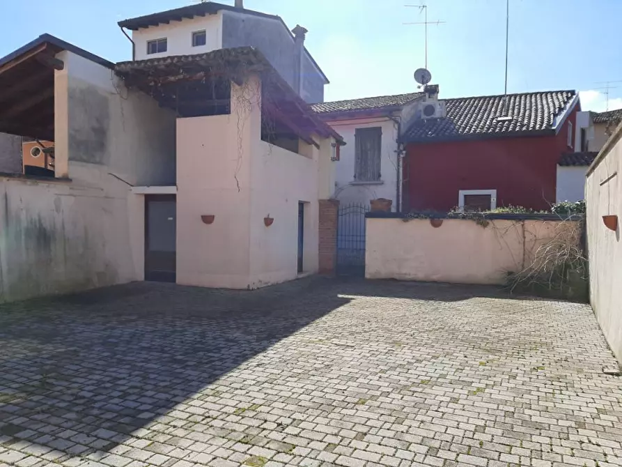 Immagine 12 di Villetta a schiera in vendita  a Monzambano