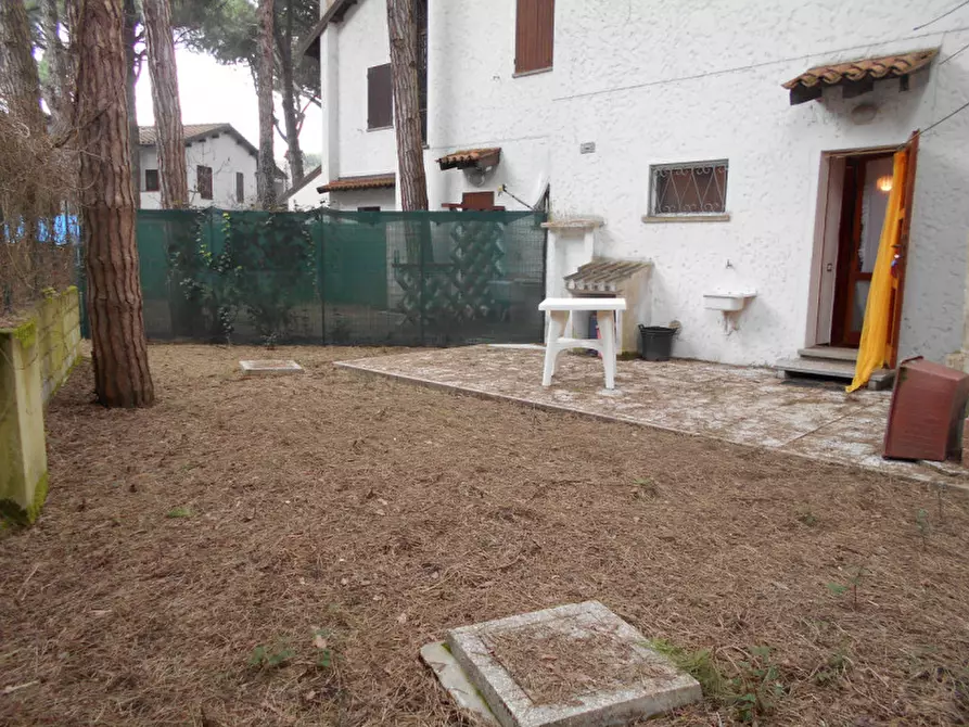 Immagine 14 di Villa in vendita  in Viale Ruggero Leoncavallo 87 a Comacchio
