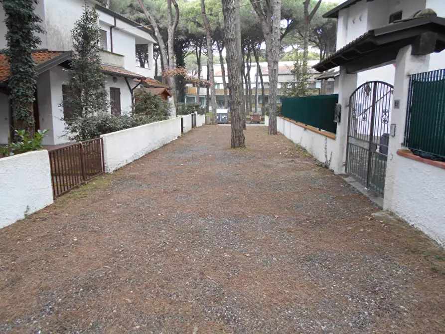 Immagine 28 di Villa in vendita  in Viale Ruggero Leoncavallo 87 a Comacchio