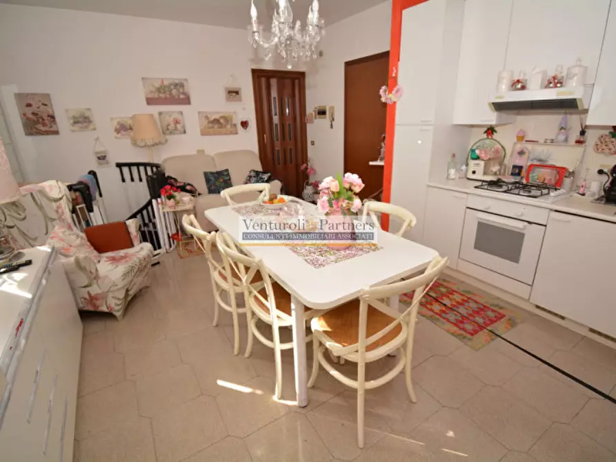 Immagine 2 di Appartamento in vendita  in Via Michelangelo a Desenzano Del Garda