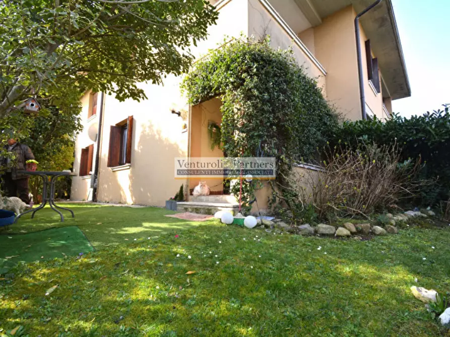 Immagine 10 di Appartamento in vendita  in Via Michelangelo a Desenzano Del Garda